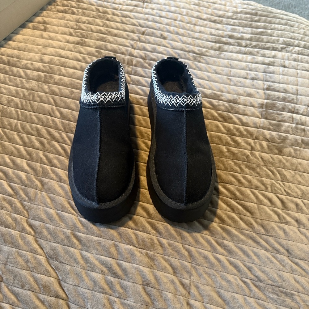 Platform slippers size 41/8